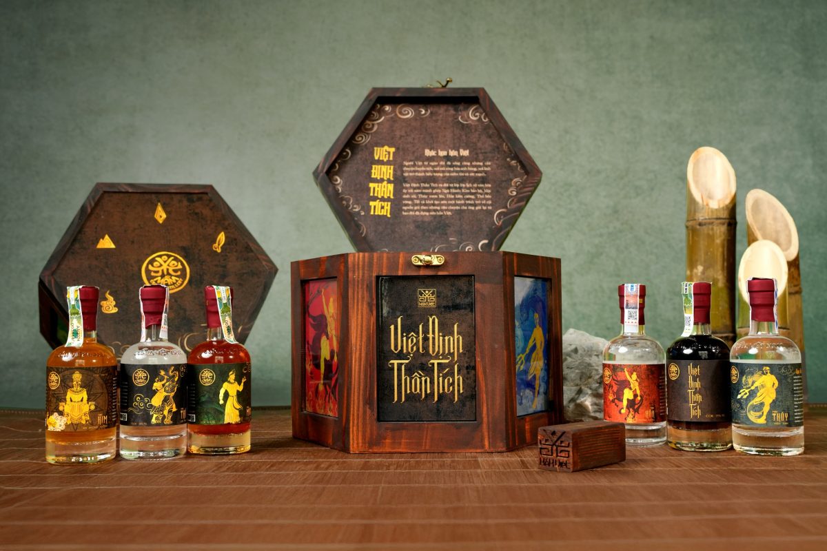 Việt Định Thần Tích – Hành Trình Khám Phá Hồn Việt